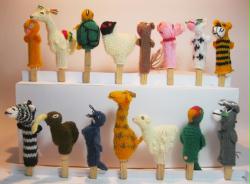 1000 KNITTED FINGER PUPPETS
