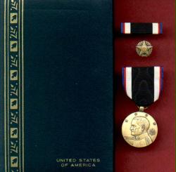 WWI Army of Occupation Service Award Medal in Case with ribbon bar and lapel pin